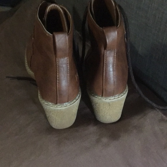 Boots - Picture 3 of 3